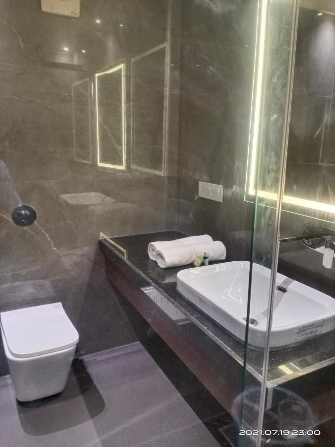 Hotel Royal Livin Βαρανάσι Εξωτερικό φωτογραφία
