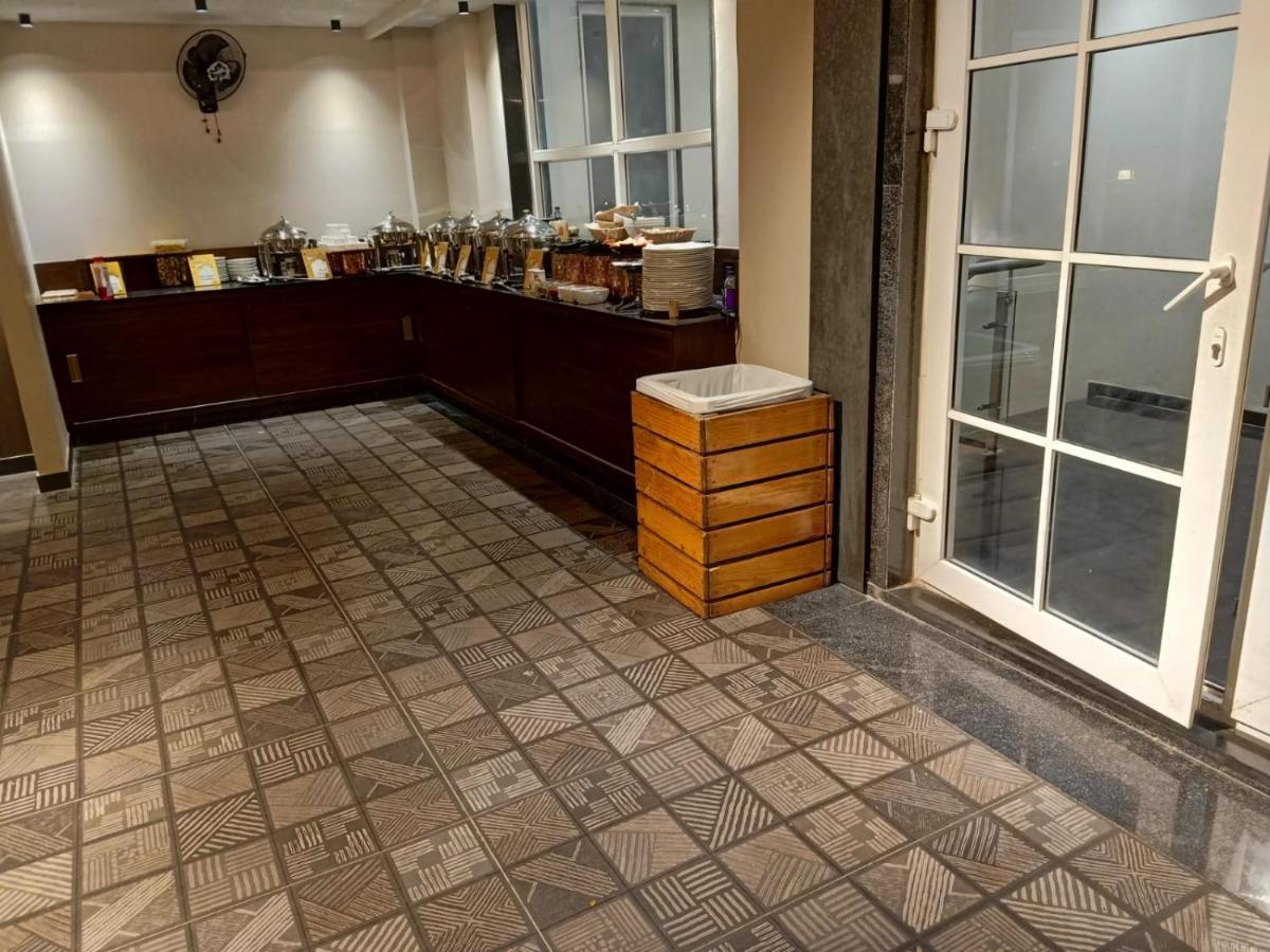 Hotel Royal Livin Βαρανάσι Εξωτερικό φωτογραφία