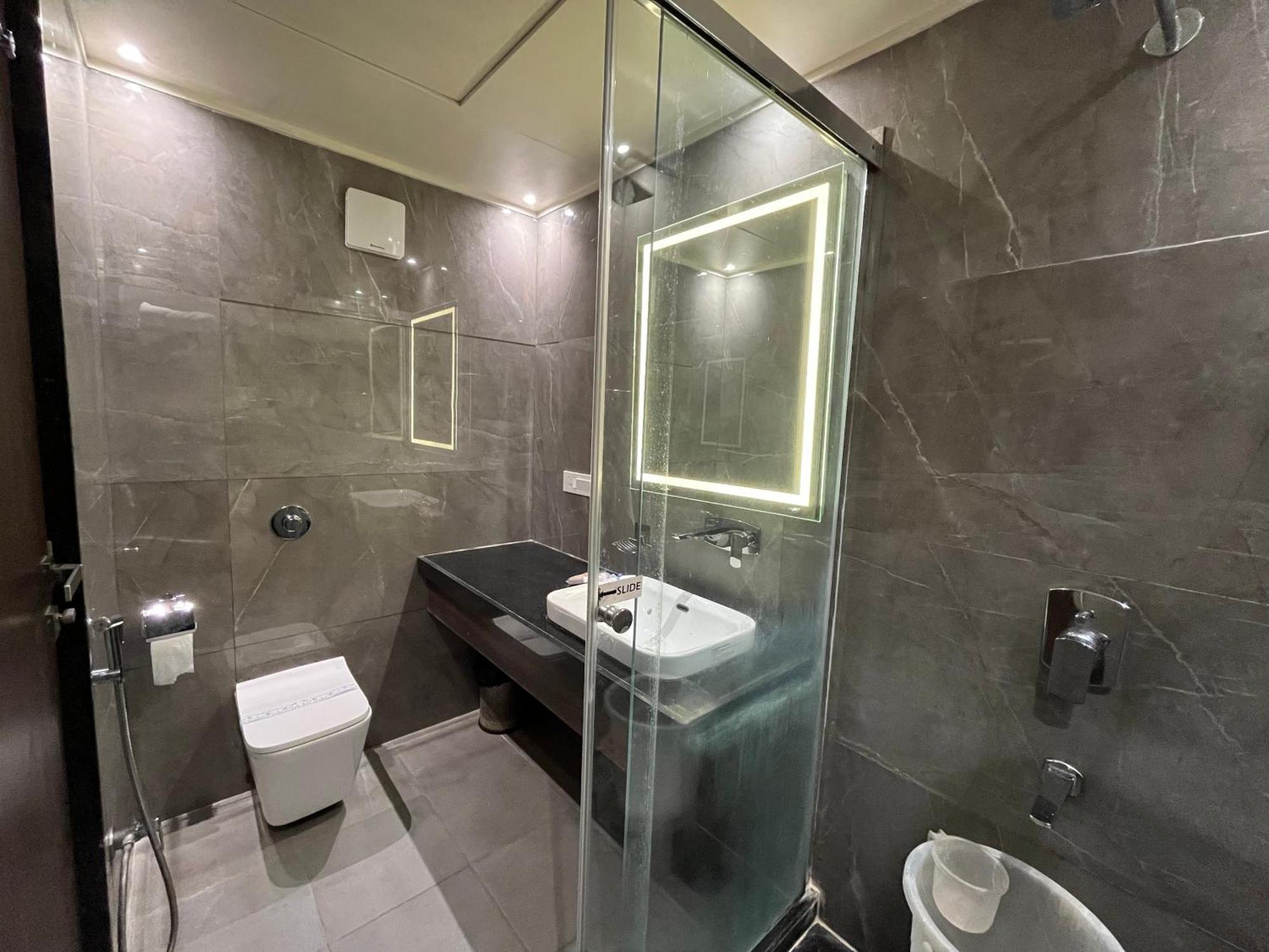 Hotel Royal Livin Βαρανάσι Εξωτερικό φωτογραφία