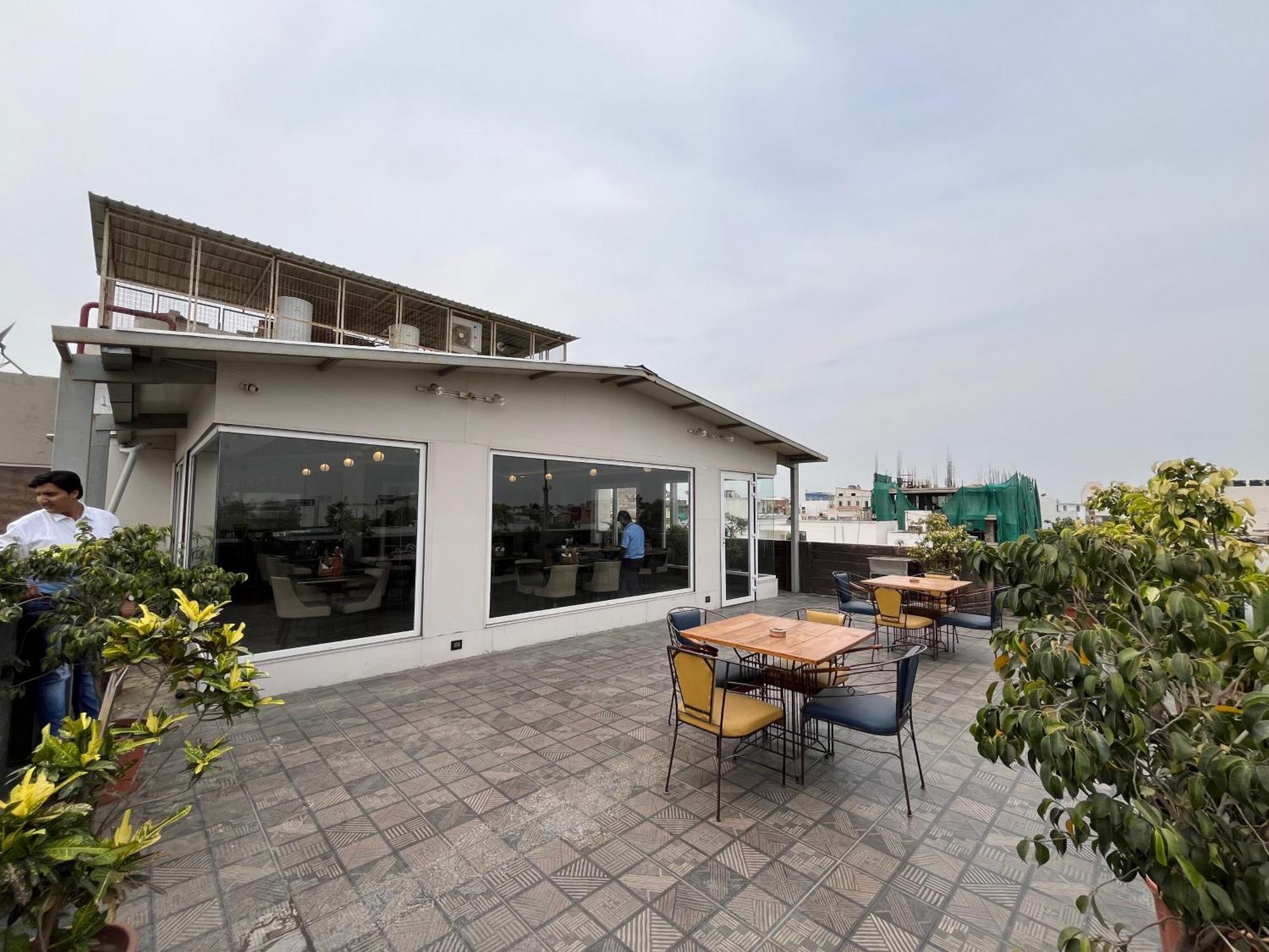 Hotel Royal Livin Βαρανάσι Εξωτερικό φωτογραφία