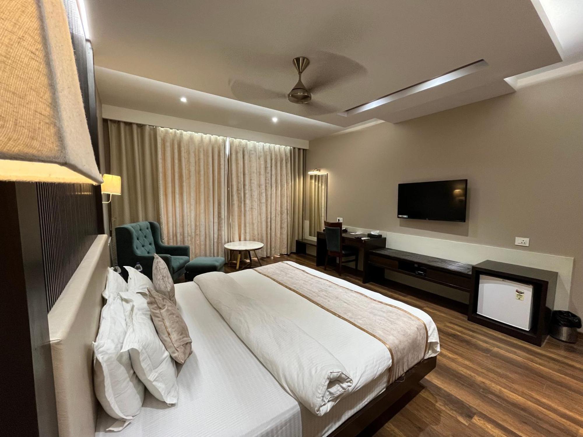 Hotel Royal Livin Βαρανάσι Εξωτερικό φωτογραφία