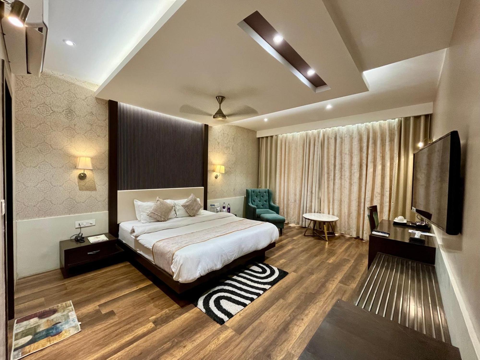 Hotel Royal Livin Βαρανάσι Εξωτερικό φωτογραφία