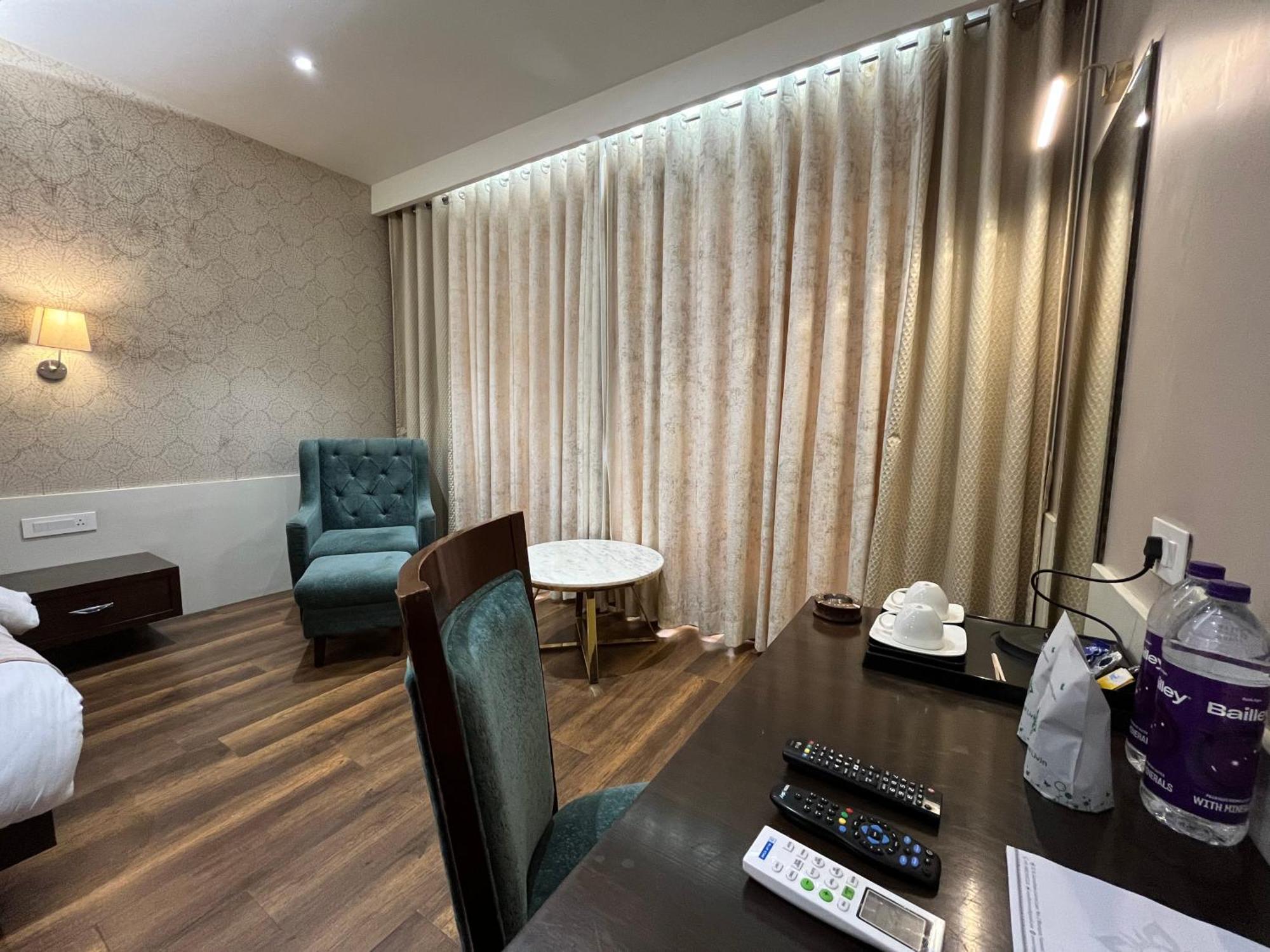Hotel Royal Livin Βαρανάσι Εξωτερικό φωτογραφία