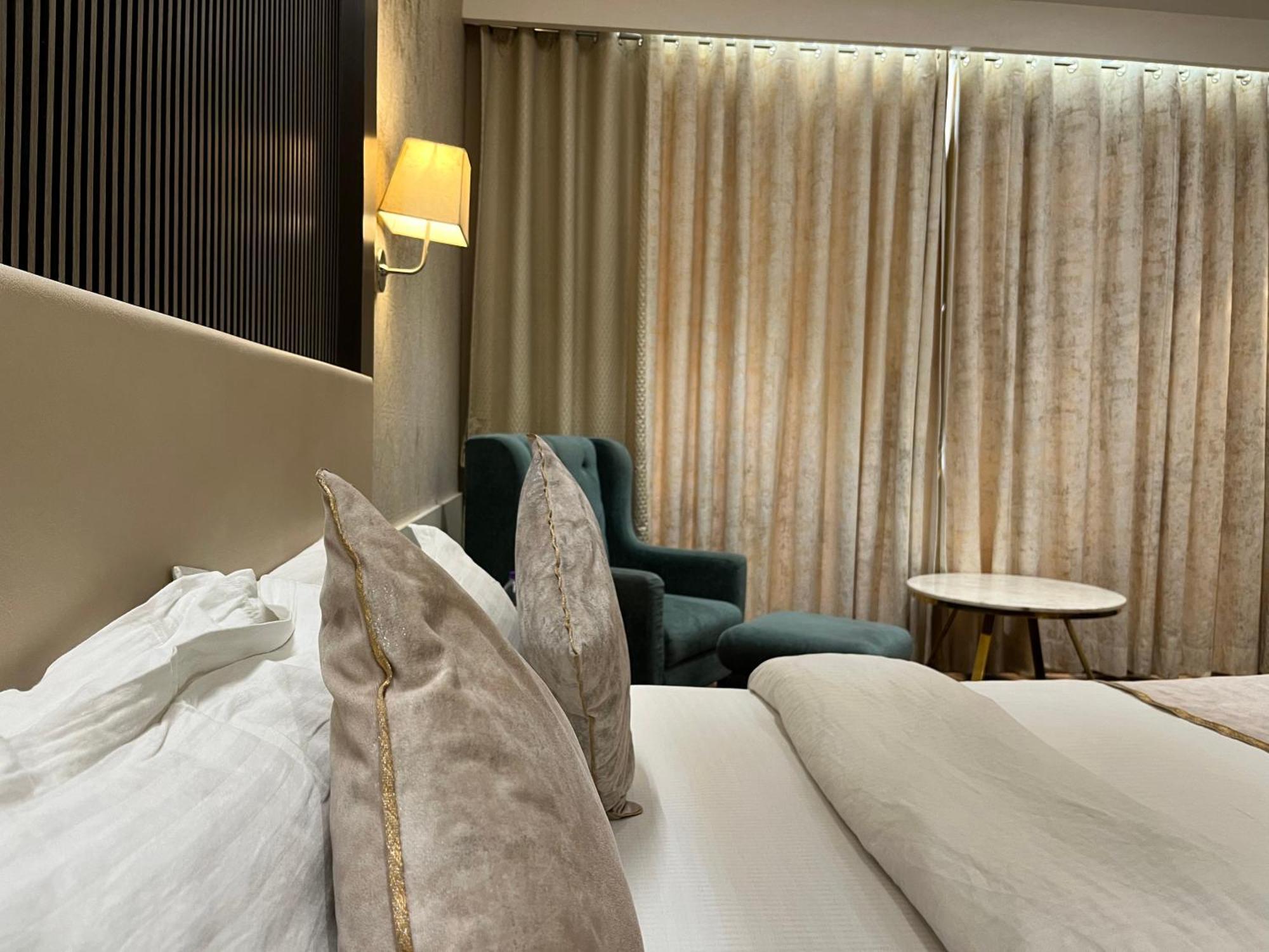 Hotel Royal Livin Βαρανάσι Εξωτερικό φωτογραφία