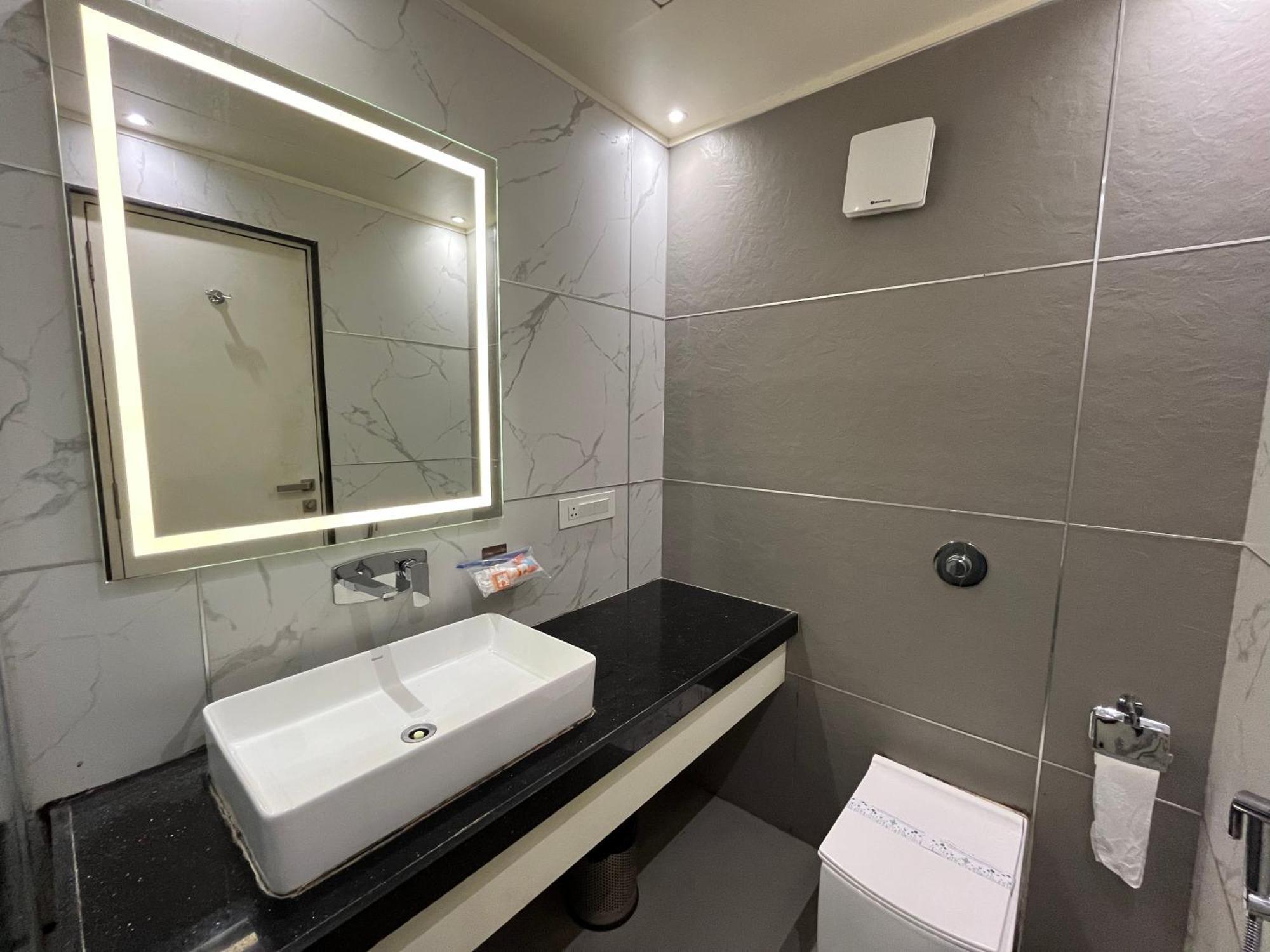 Hotel Royal Livin Βαρανάσι Εξωτερικό φωτογραφία