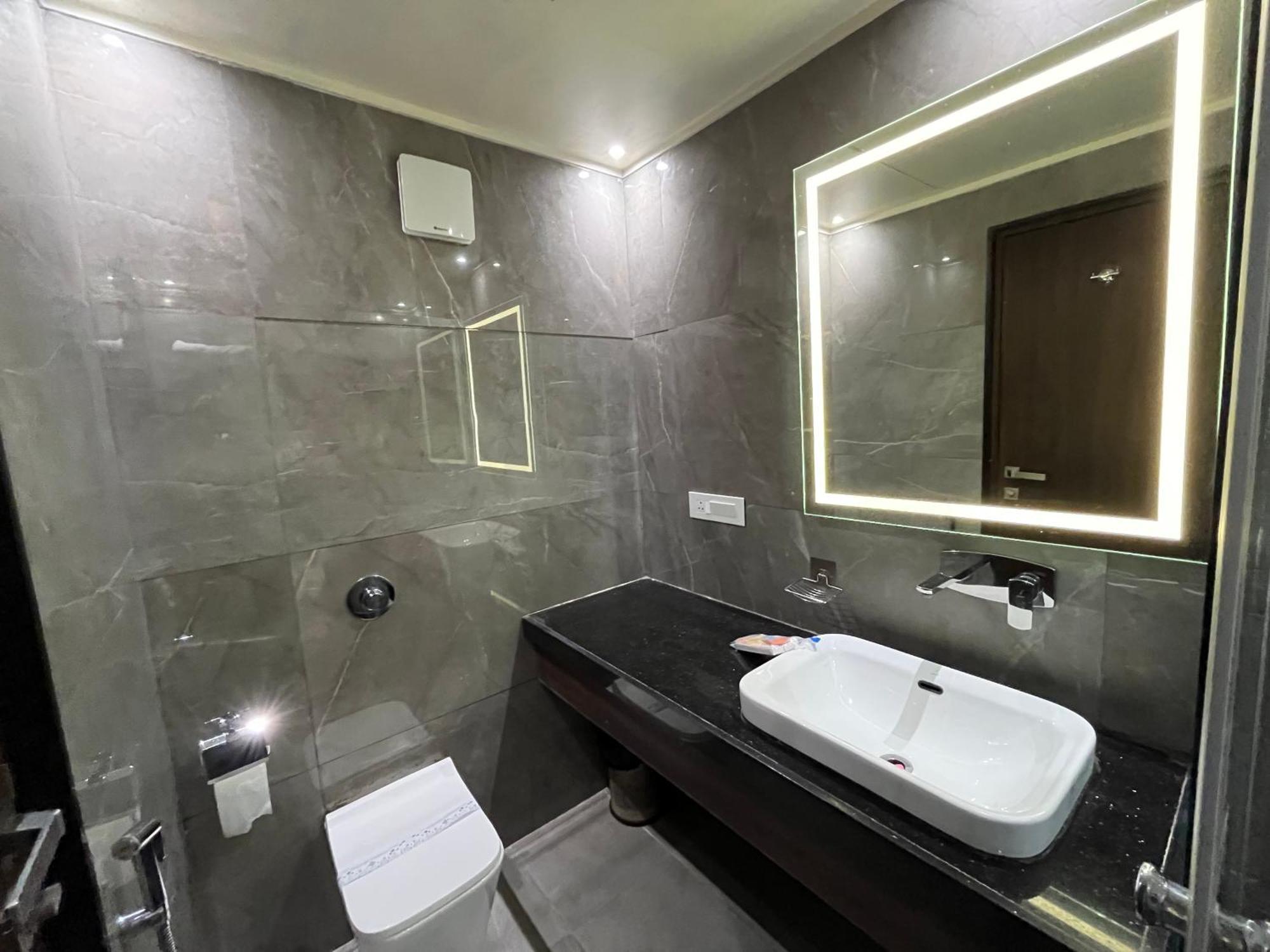 Hotel Royal Livin Βαρανάσι Εξωτερικό φωτογραφία