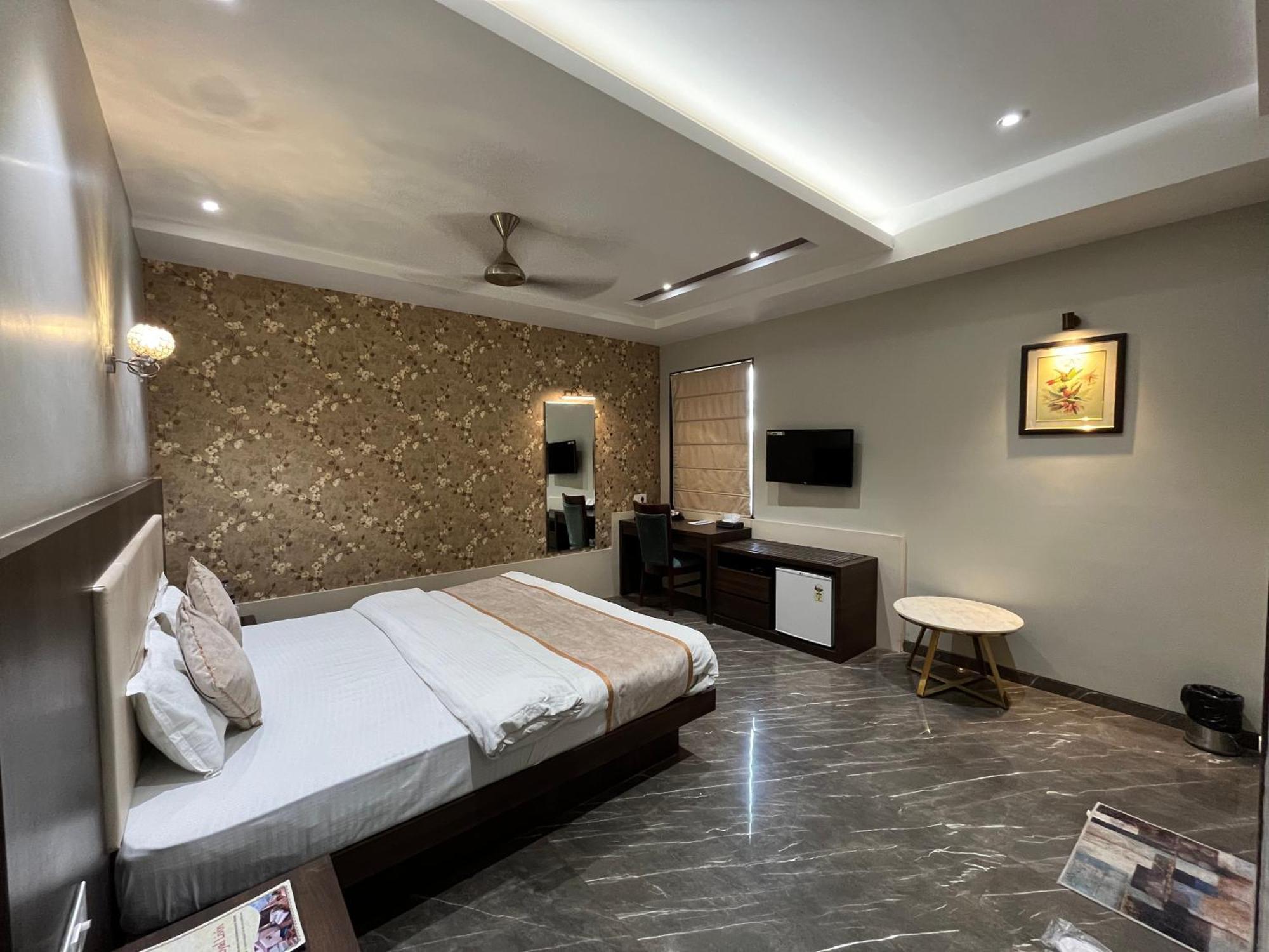Hotel Royal Livin Βαρανάσι Εξωτερικό φωτογραφία